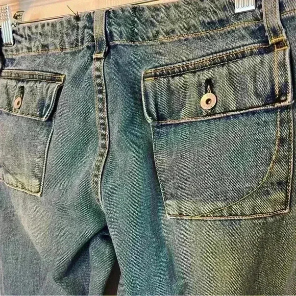 Paper, Denim & Cloth Low Rise Flare Jeans. Size 28. Light Wash. - Picture 5 of 5